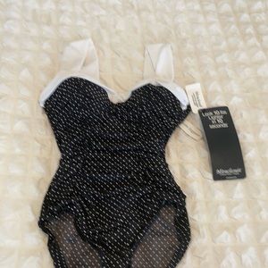 Miraclesuit - New Saxon swimsuit.Blk/white Sz 12
